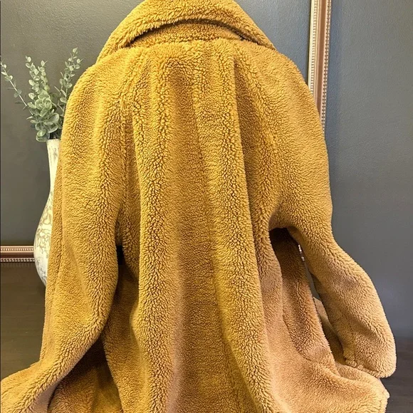 GAP Tan Teddy Jacket - Picture 2 of 3